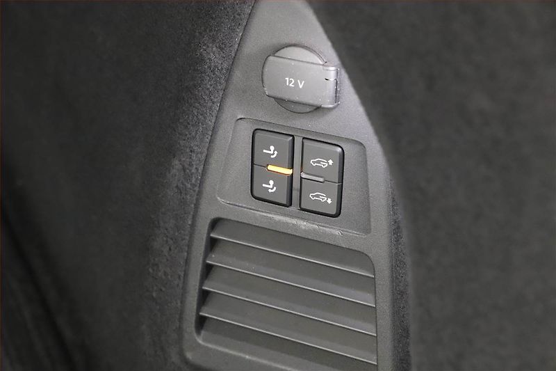 Volkswagen Touareg (2020) V8 TDI - fotka 21 z 23
