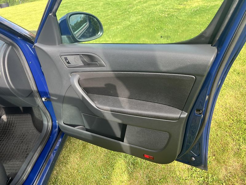 Škoda Yeti 1.2TSI 77KW,KLIMA,ESP,ASR,CD - fotka 21 z 40