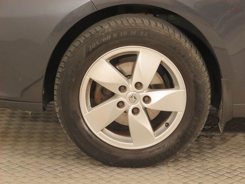 Renault Fluence (2010) 1.6 16V, Tempomat - fotka 14 z 15