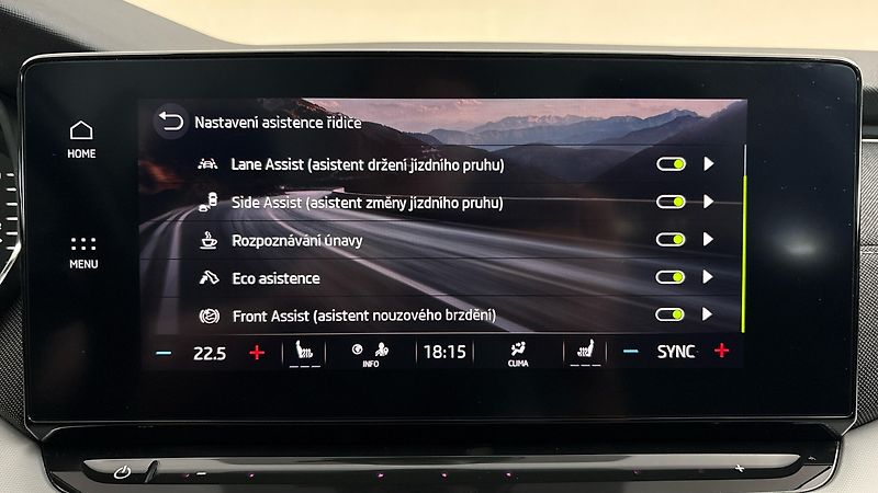 Škoda Octavia 1.5 TSI Style Combi - fotka 26 z 29