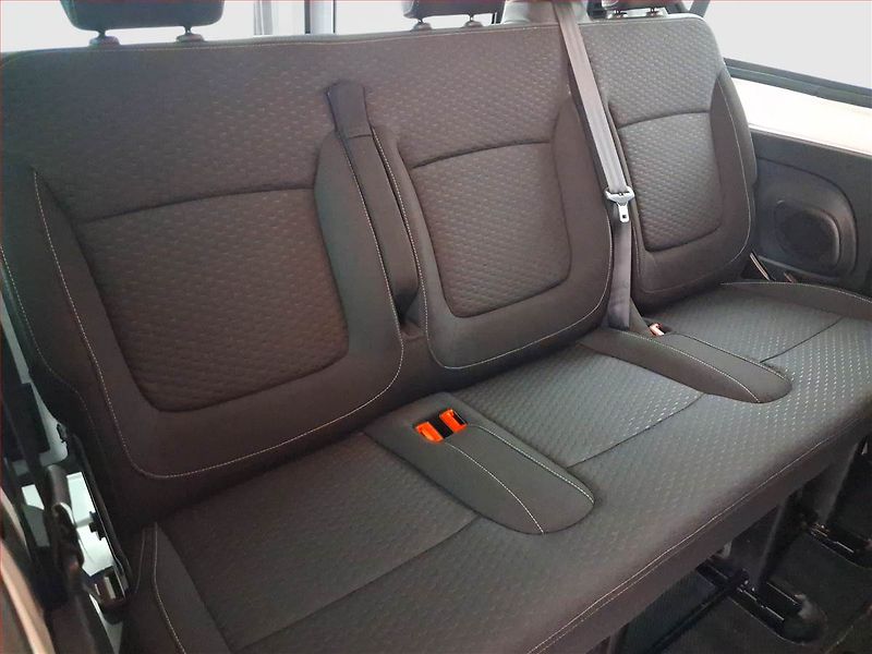 Opel Vivaro (2018) 1.6 BiCDTI, Bus, 9Míst, ČR - fotka 17 z 17