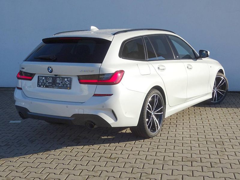 BMW Řada 3 320d xDrive Touring - fotka 3 z 7