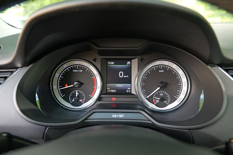 Škoda Octavia 1.4 TSI 110 kW Tažné CarPlay - fotka 18 z 31