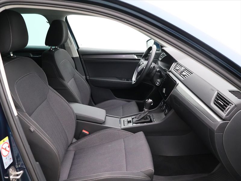 Škoda Superb 2,0 TDI 110kW Style DSG  CZ - fotka 11 z 32