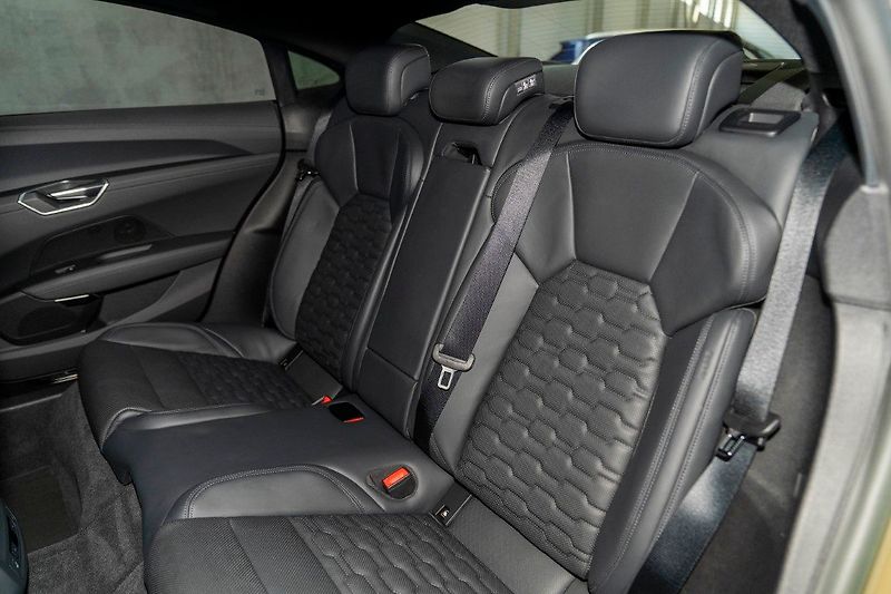 Audi Ostatní 350kW Laser HUD NightV ZÁRUKA - fotka 19 z 42