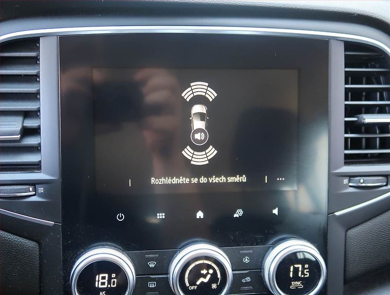Renault Mégane (2021) 1.3 TCe, Automat, Serv.kniha - fotka 17 z 22