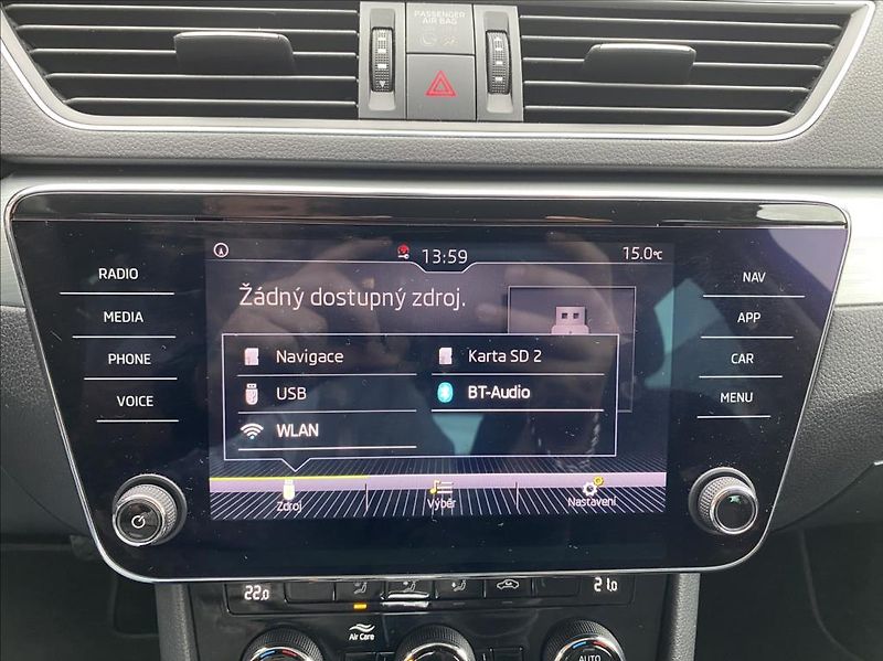 Škoda Superb 2,0 TDi  EXECUTIVE / DSG / NAV - fotka 25 z 37