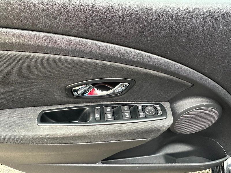 Renault Mégane III Sportour 1.5 DCi 81kW/Navi - fotka 11 z 34