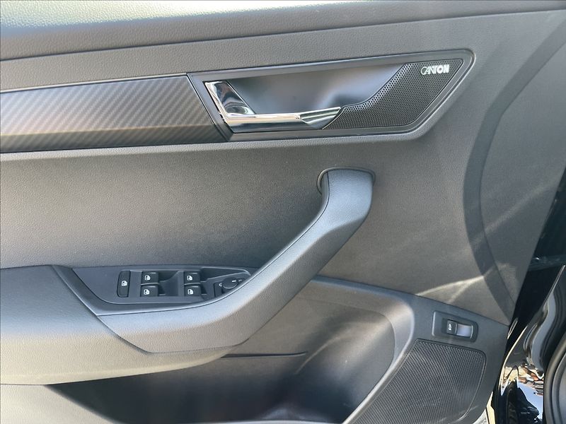 Škoda Karoq 1,5 TSi 110kw SPORTLINE 1maj C - fotka 25 z 36