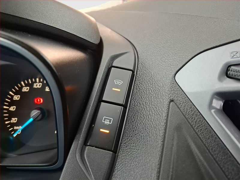 Ford Tourneo Custom (2015) 2.2 TDCi, ČR, DPH - fotka 17 z 22