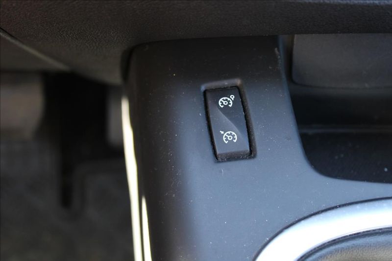 Renault Scénic 1,5 DCi  AUTOMAT, STK 12/2027 - fotka 19 z 33