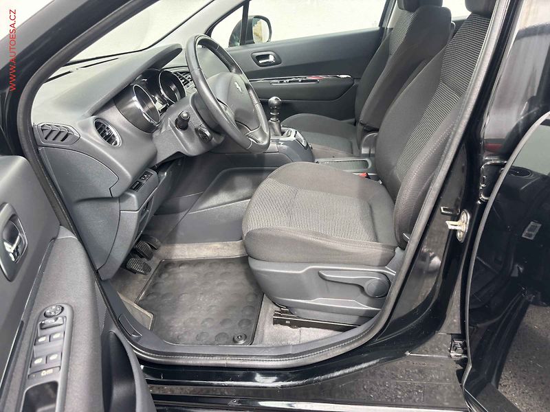 Peugeot 5008 (2011) 1.6 HDi, AC, tempo, park - fotka 9 z 16