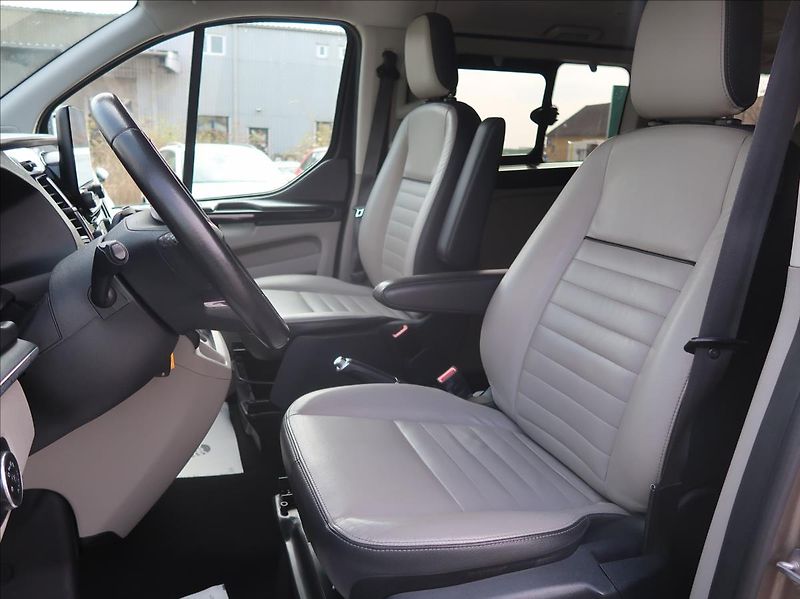 Ford Tourneo Custom 2,0 EcoBlue,96kW,8míst,automat - fotka 10 z 29