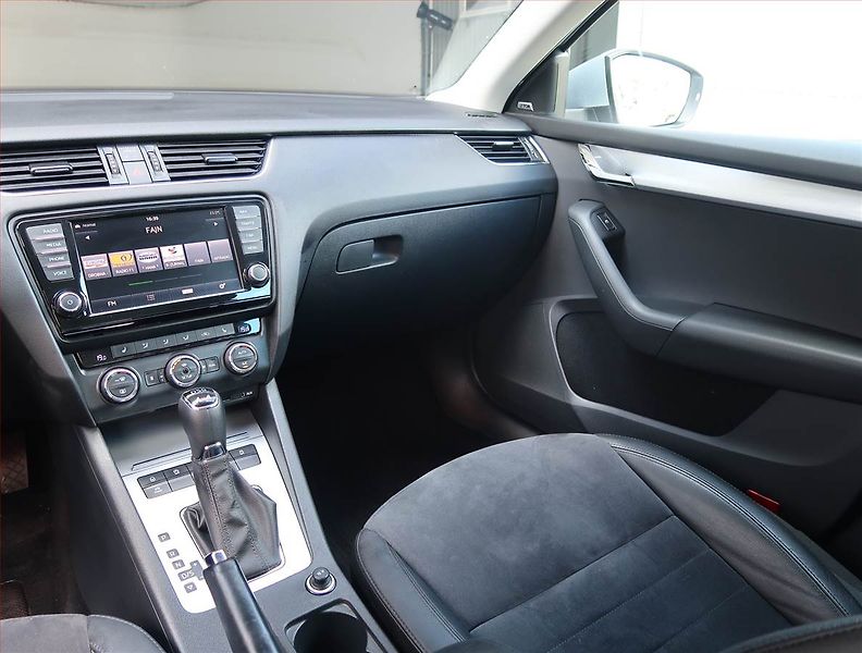 Škoda Octavia (2015) 2.0 TDI, 4X4, Automat, Kůže - fotka 8 z 26