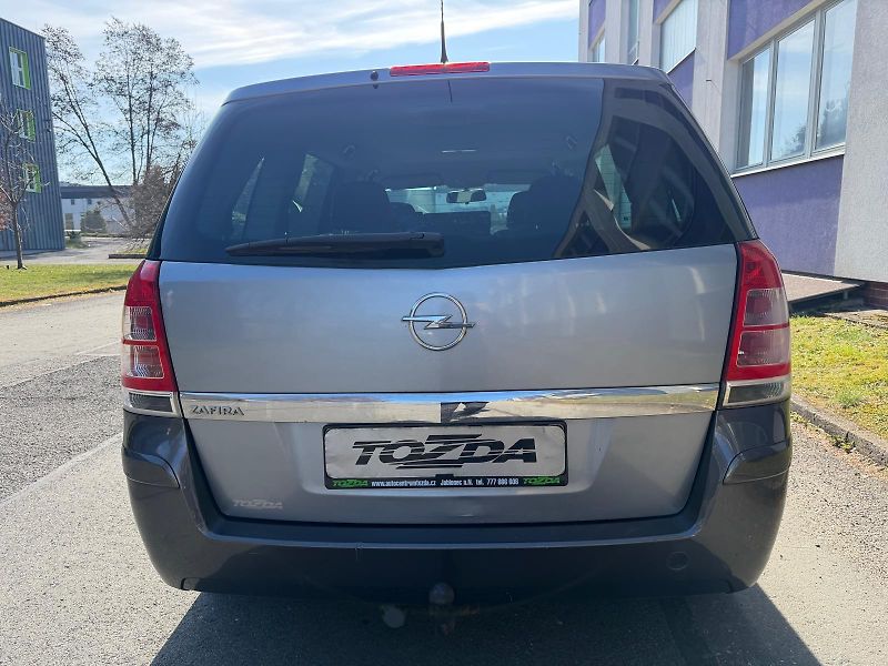 Opel Zafira 1,6 16V 7- místný + pneu  - fotka 4 z 24