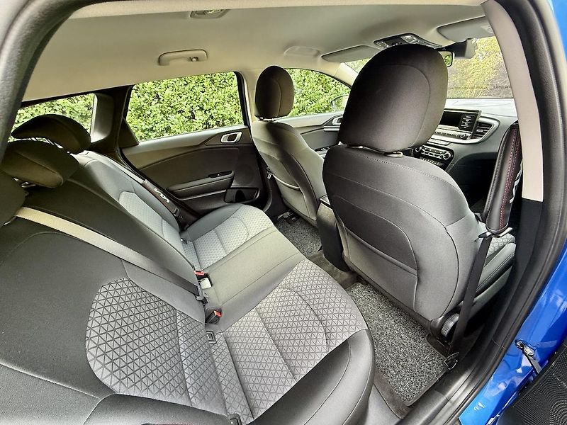 Kia Ceed (2021) 1.5T-GDi 118kW Koup.ČR 83tkm - fotka 10 z 16
