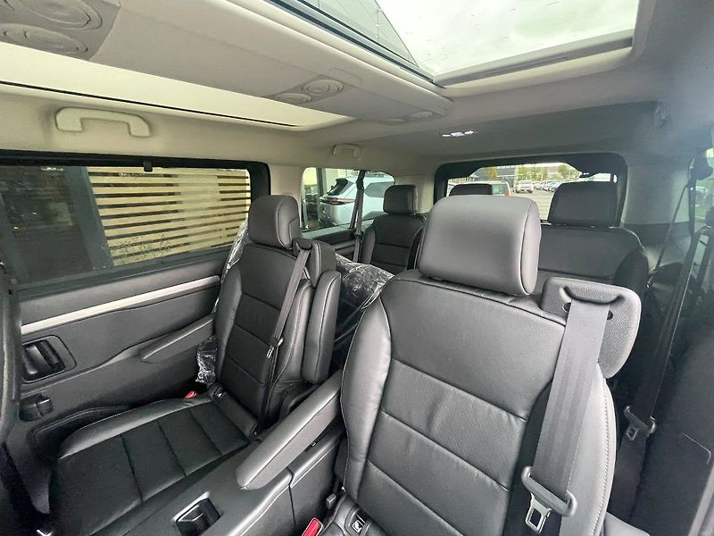 Toyota ProAce Verso 2.2D L2 180k AT VIP Skyview - fotka 24 z 30