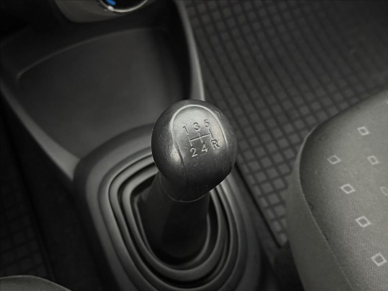 Toyota Yaris 1,3 64kW KLIMA ČR ZÁNOVNÍ LPG - fotka 15 z 23
