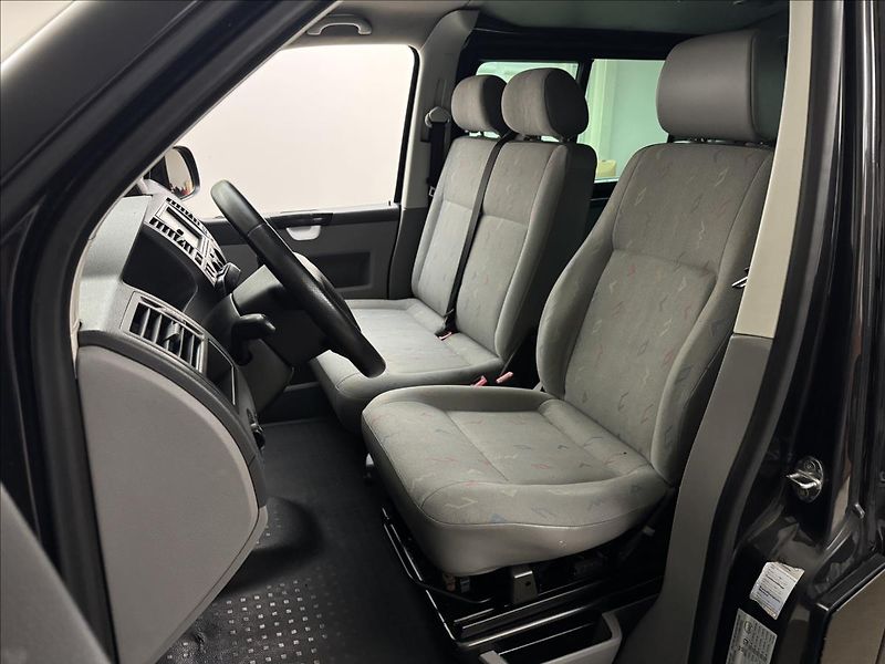 Volkswagen Transporter 2,5 TDi 128kW 6-MÍST SERVIS TZ - fotka 17 z 26