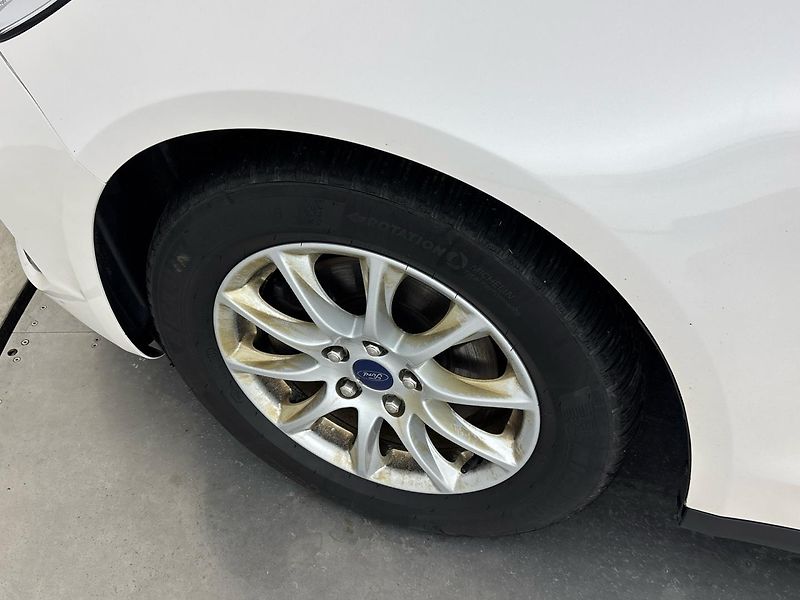 Ford Mondeo AT - fotka 27 z 28