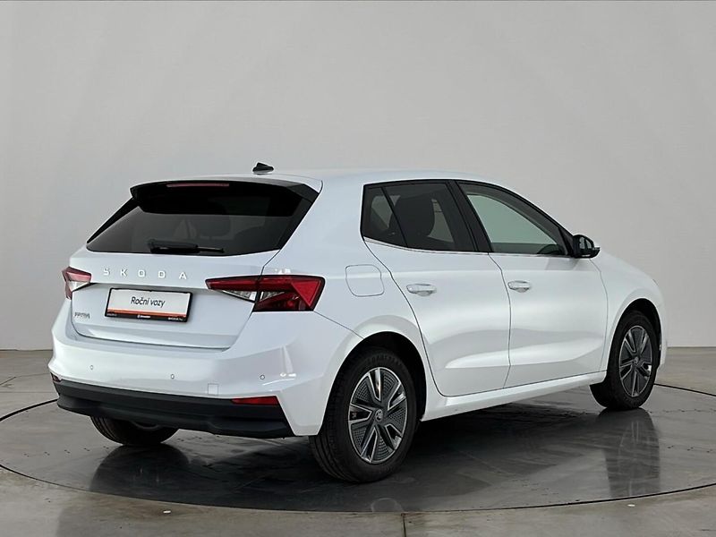 Škoda Fabia Top Selection + zimní kola - fotka 2 z 28
