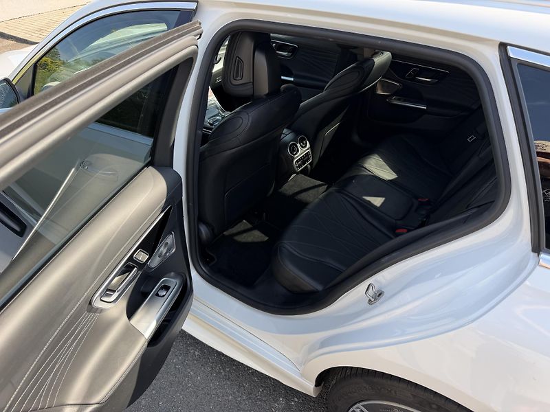 Mercedes-Benz Třídy C C 300D 195kW Kombi AMG LINE  - fotka 21 z 22
