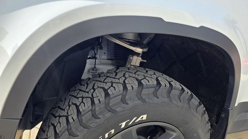 Land Rover Defender (2021) TOP STAV VZDUCH VELKÝ SERVIS - fotka 16 z 17