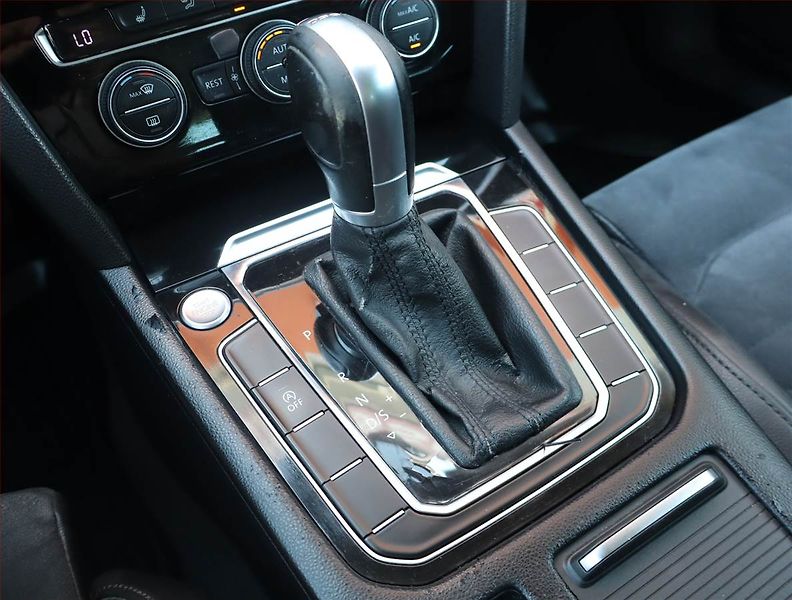 Volkswagen Passat (2016) 2.0 TDI, Automat, Navi - fotka 13 z 19