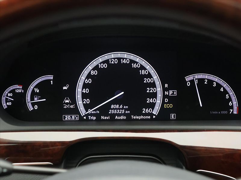 Mercedes-Benz Třídy S 4,7 500 L 320 kW 4 Matic AMG - fotka 19 z 39