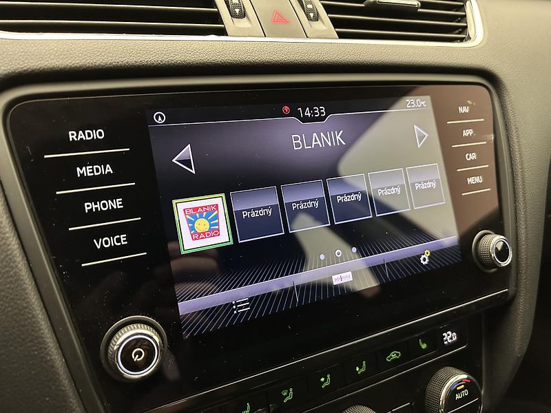Škoda Octavia 2.0 TDI Style Plus - fotka 11 z 26