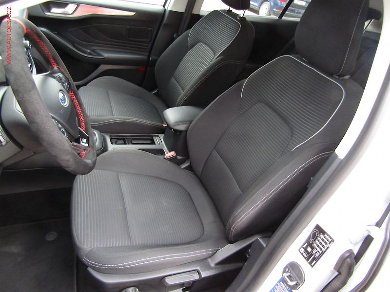 Ford Focus (2019) 2.0 ECOBLUE, ČR, AC, navi - fotka 9 z 18