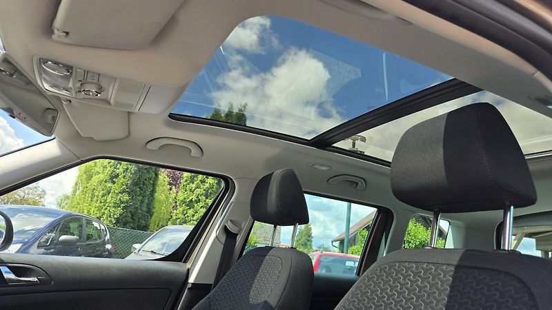 Škoda Yeti 2.0TDI ELEGANCE  4x4  - fotka 18 z 46