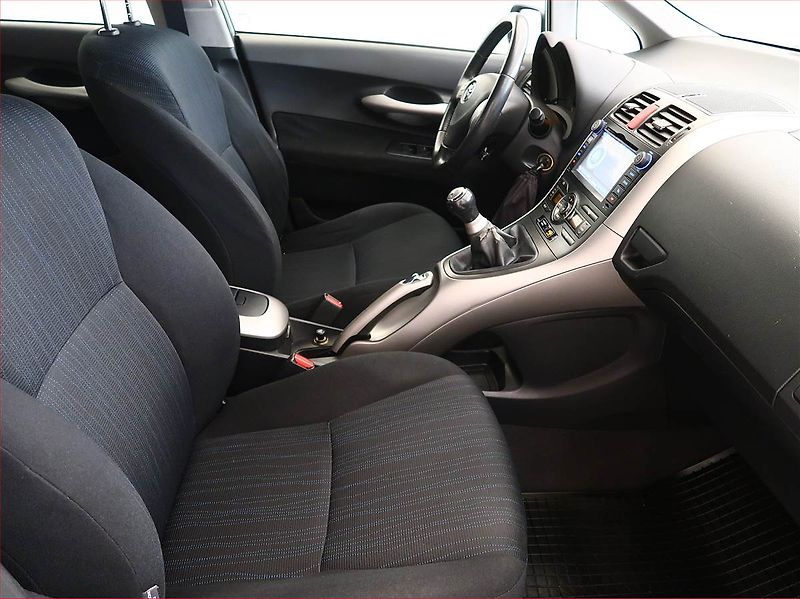 Toyota Auris (2009) 1.6 Dual VVT-i, Serv.kniha - fotka 9 z 15