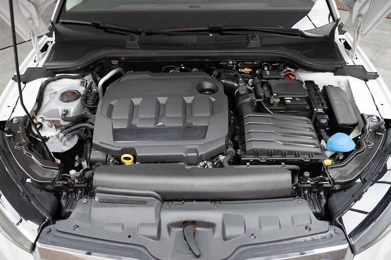 Škoda Scala 1.6 TDI 85kW AMBITION*DPH*ČR 1 - fotka 31 z 37