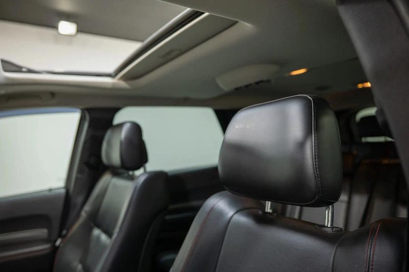 Dodge Durango GT 3.6i V6 216 kW LPG 7 míst - fotka 19 z 33