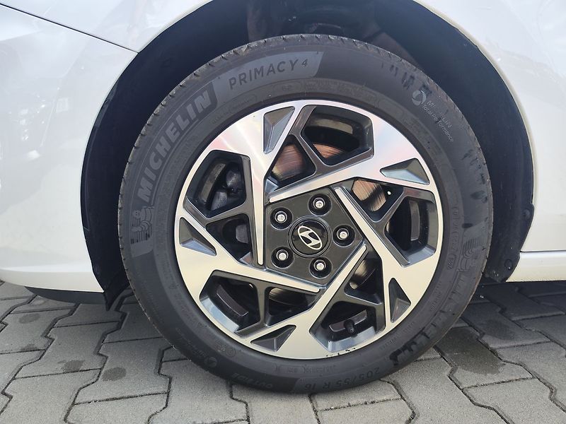 Hyundai i30 1.5 T-GDI/103kW Style - fotka 33 z 34