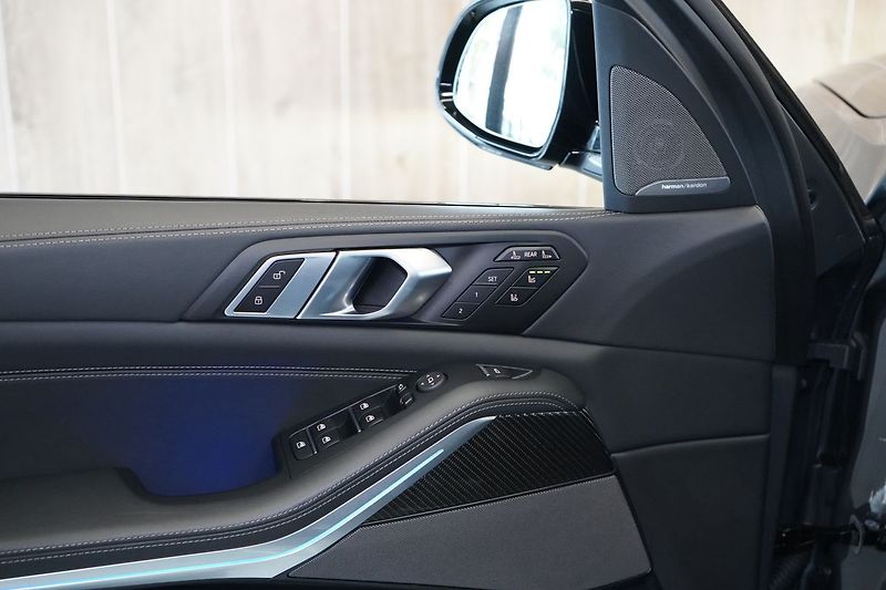 BMW X7 40d xDrive, Nezávislé, Tažné - fotka 24 z 48
