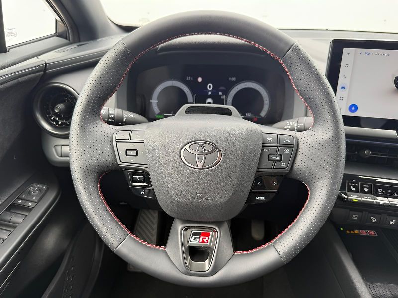 Toyota C-HR 2,0 HEV e-CVT GR Sport - fotka 15 z 30