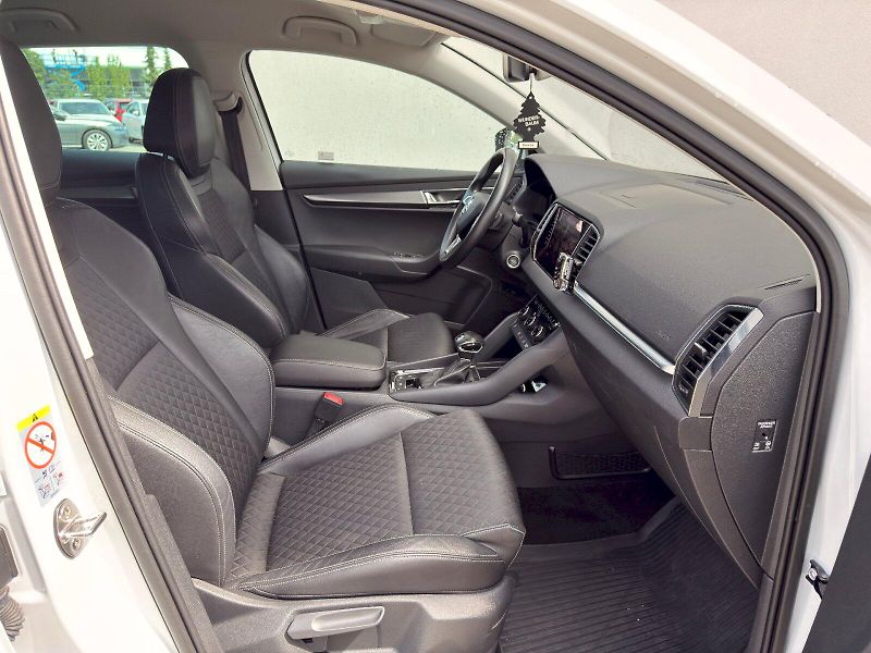 Škoda Karoq (2019) STYLE 4X4 SCR TDI 2.0/140KW 7D - fotka 15 z 27