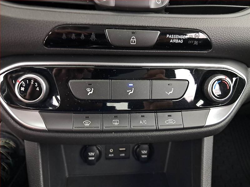 Hyundai i30 (2019) 1.4 T-GDI, Serv.kniha - fotka 17 z 20