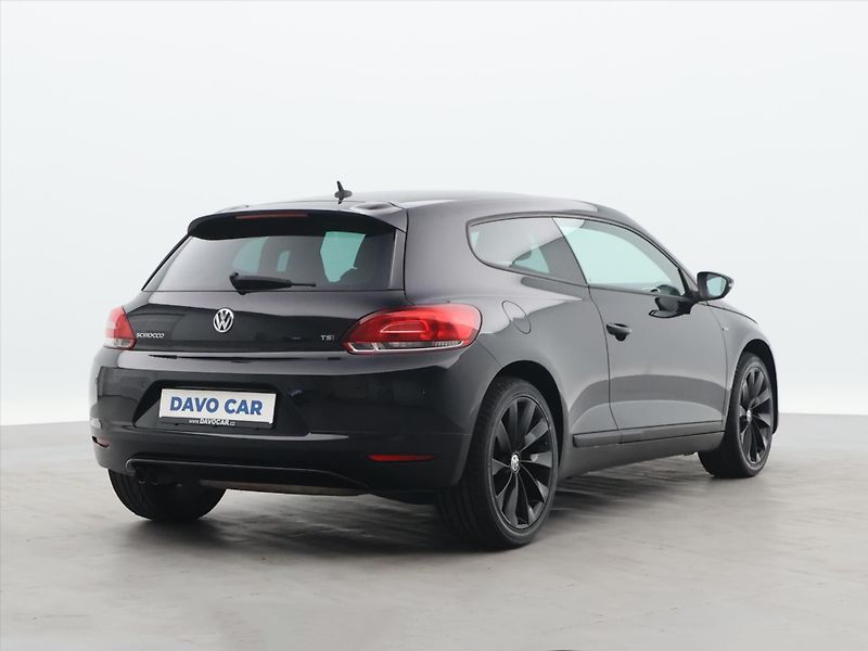 Volkswagen Scirocco 1,4 TSI 90kW Sport Xenon Pano - fotka 7 z 32