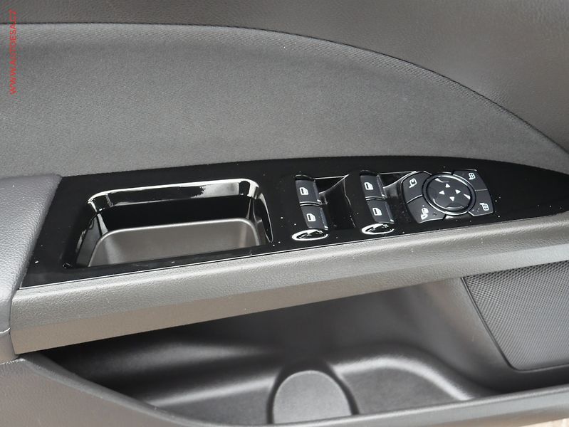 Ford Mondeo (2019) 1.5 EB, AT, navi, LED - fotka 17 z 19