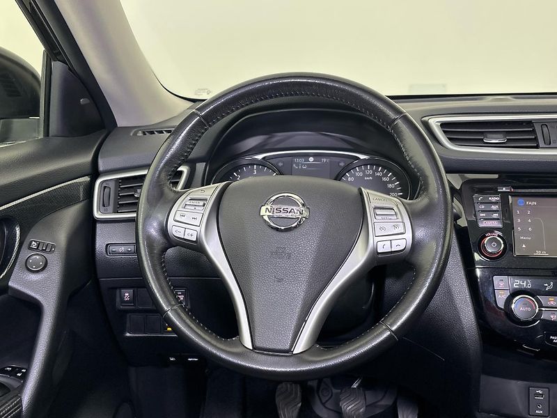 Nissan X-Trail Tekna - fotka 18 z 31