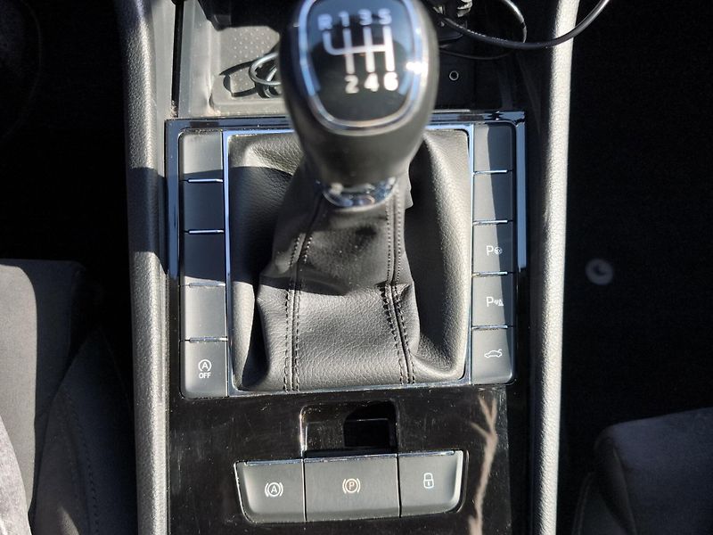 Škoda Superb (2017) Style GreenLine 1.6 TDi 88kW, - fotka 23 z 30