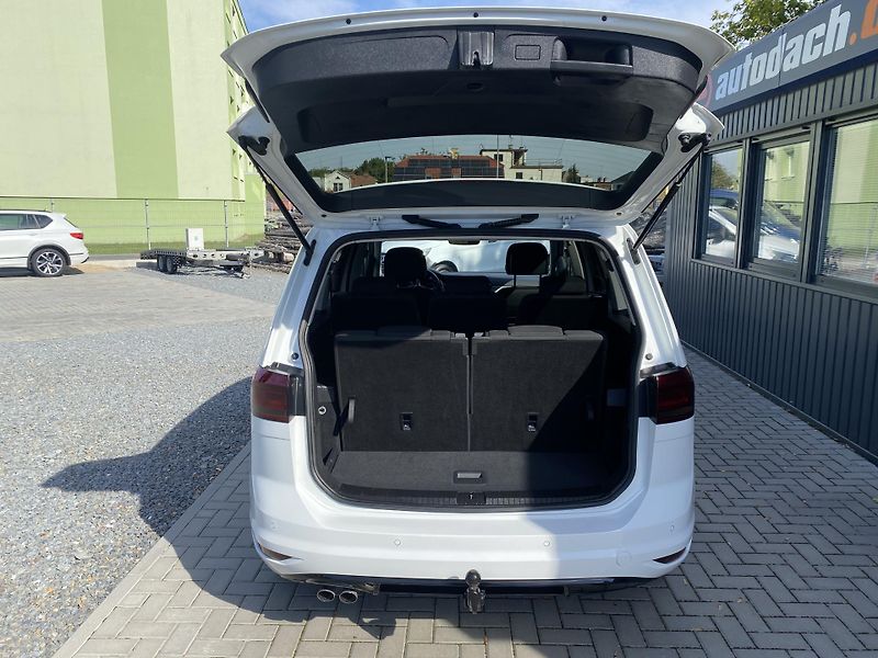 Volkswagen Touran 1.4TSI 110kW-1xMAJ-7MÍST-NAVI - fotka 33 z 44