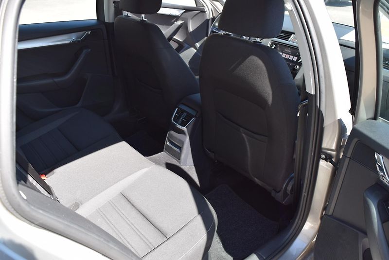 Škoda Octavia (2019) 1.5TSI 110kw AMBI VÝHŘEV NAVI - fotka 42 z 50