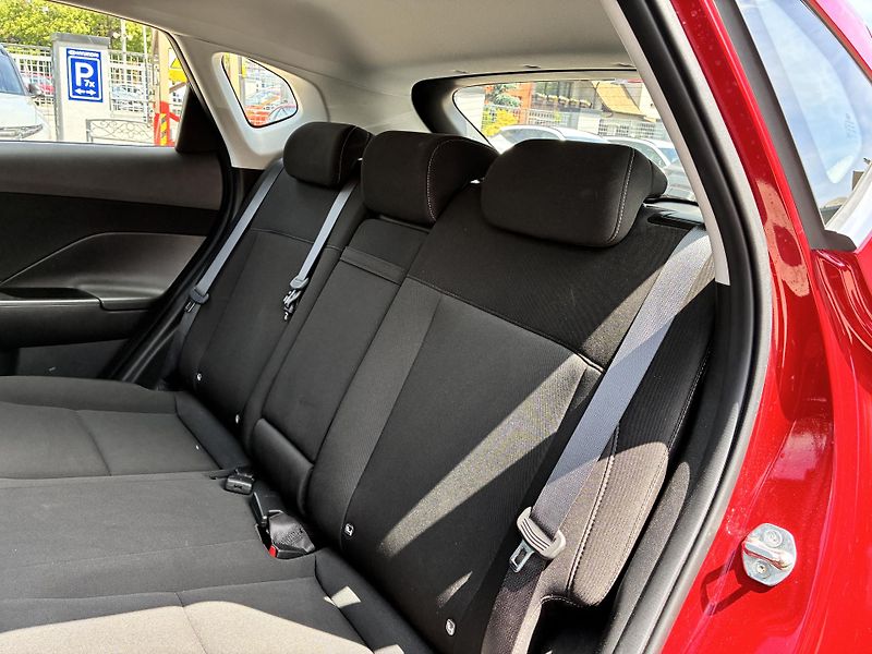Hyundai Kona 1.0T-GDi 88kW SMART ZÁRUKA  - fotka 12 z 27