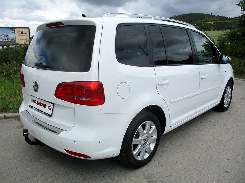 Volkswagen Touran TDI CUP*77KW*TZ*NAVI*VÝHŘEV* - fotka 6 z 50