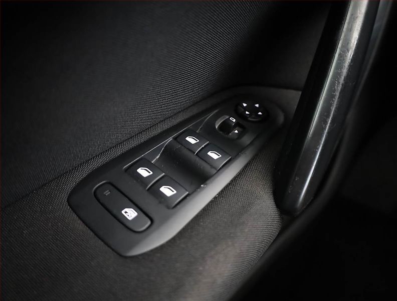 Peugeot 308 (2017) 1.2 PureTech, Serv.kniha - fotka 14 z 17