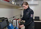 Nahlédli jsme do ojedinělého pomocníka Celní správy - pojízdné laboratoře.